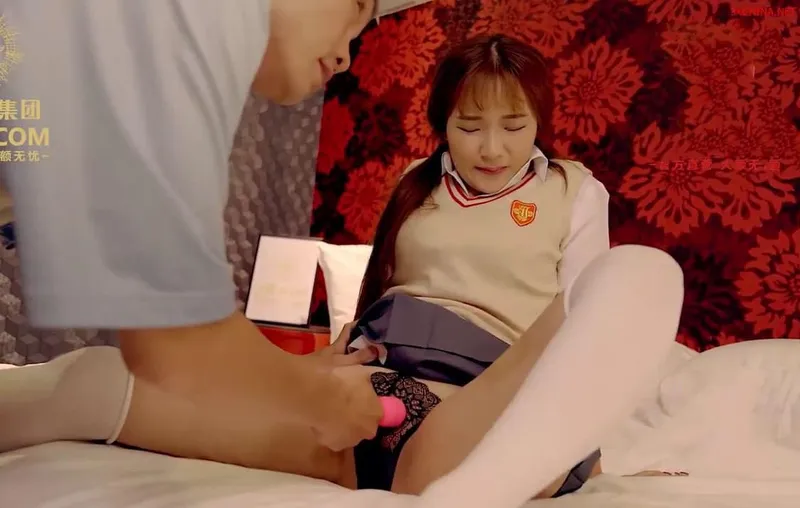 Cô gái nhỏ dùng thân thế chấp tiền cho bố vay tiền bọn xã hội đen