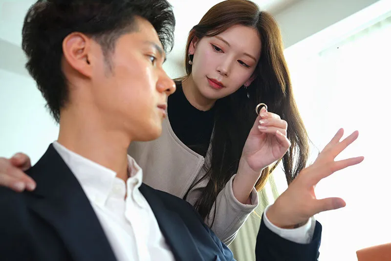 Vợ yêu đi đi chơi, chồng yêu ở nhà bị nhỏ em vợ yêu gạ quan hệ không trượt phát nào